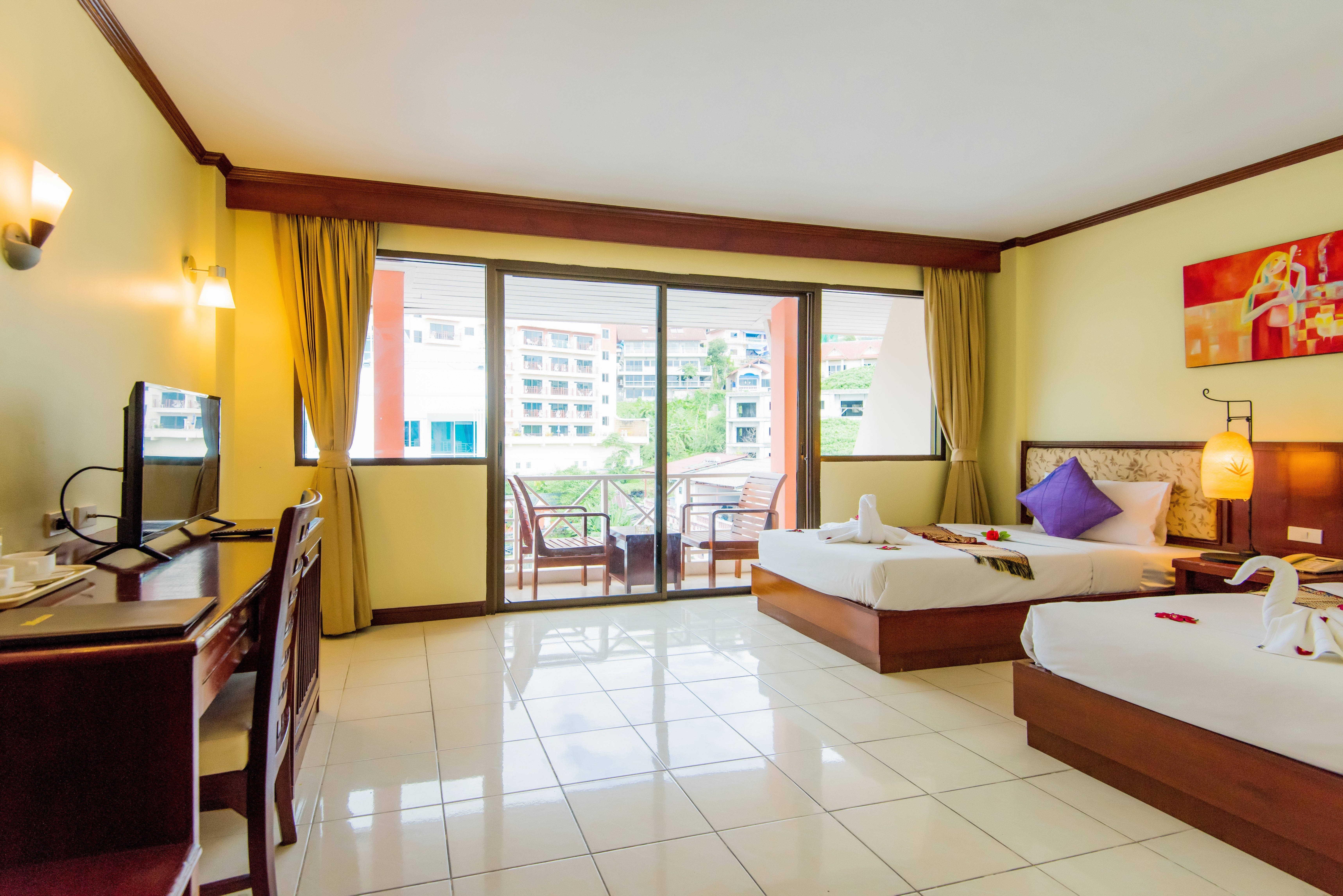 Bauman Ville Hotel Phuket Esterno foto