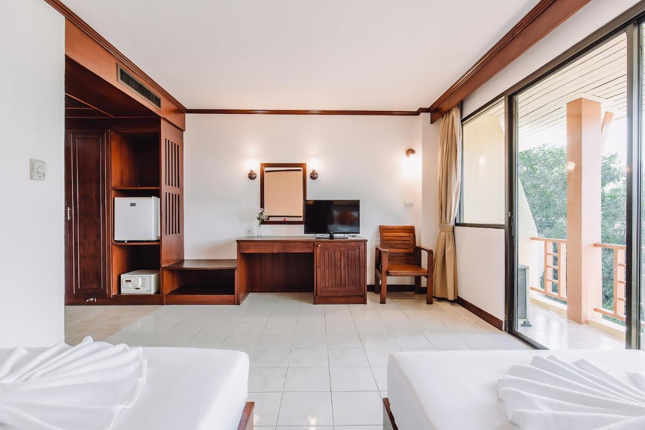 Bauman Ville Hotel Phuket Esterno foto