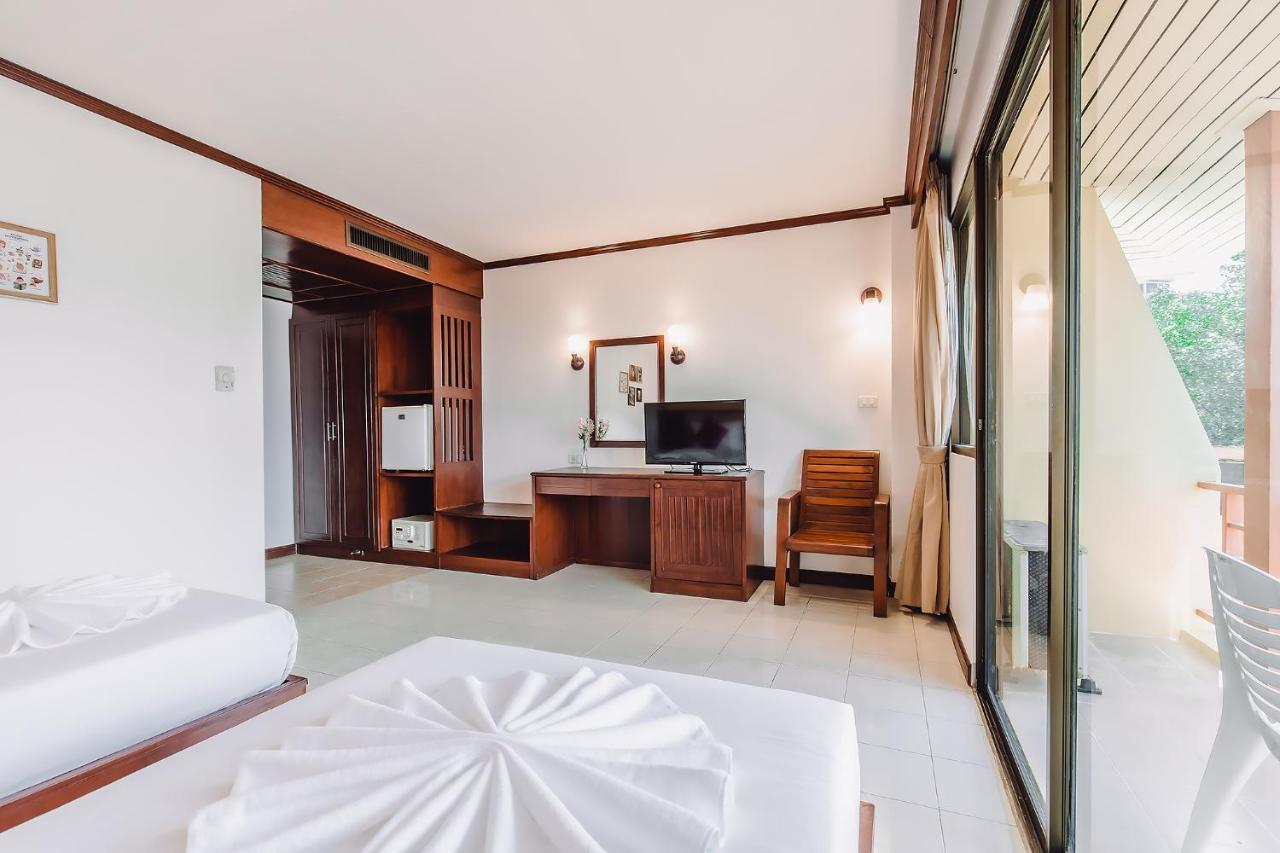 Bauman Ville Hotel Phuket Esterno foto