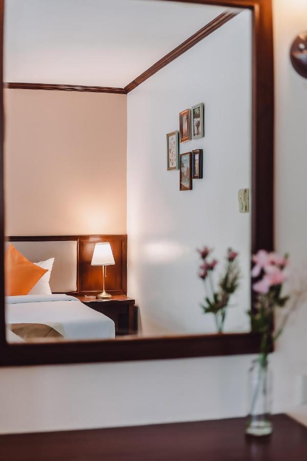 Bauman Ville Hotel Phuket Esterno foto