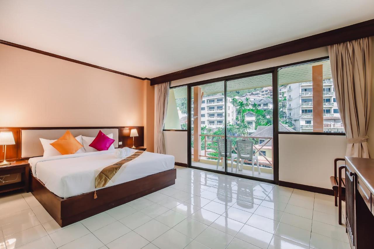Bauman Ville Hotel Phuket Esterno foto
