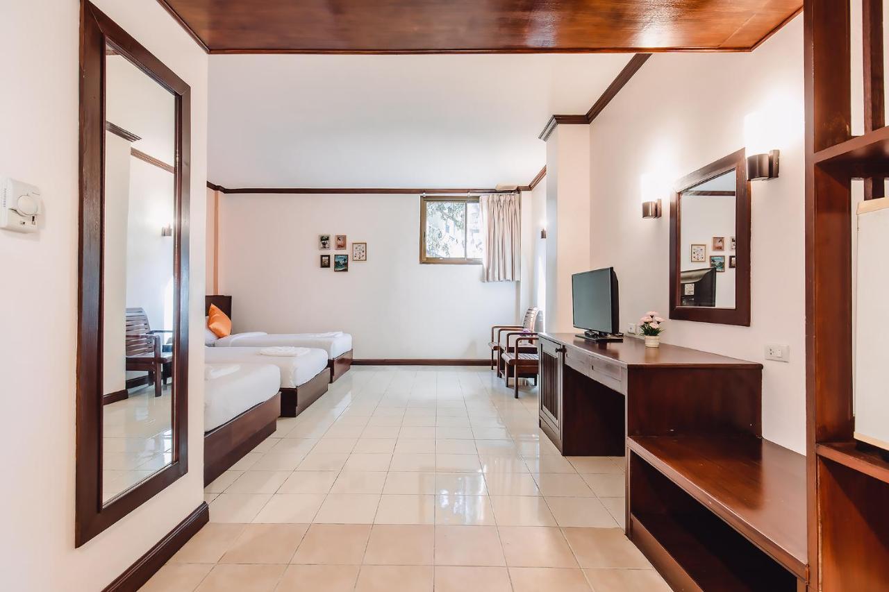 Bauman Ville Hotel Phuket Esterno foto