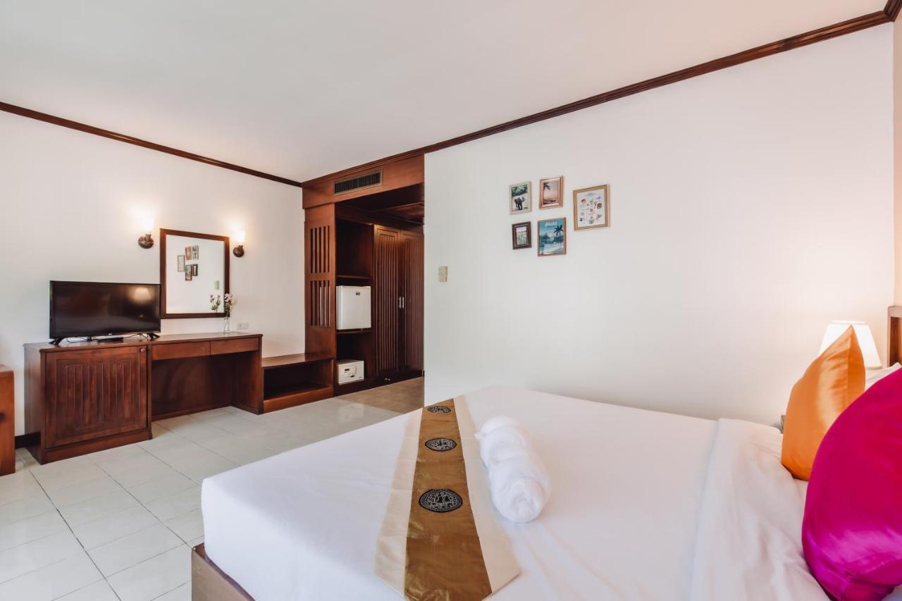 Bauman Ville Hotel Phuket Esterno foto